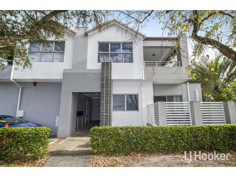 1/11 Debenham Street, Thornlie WA 6108