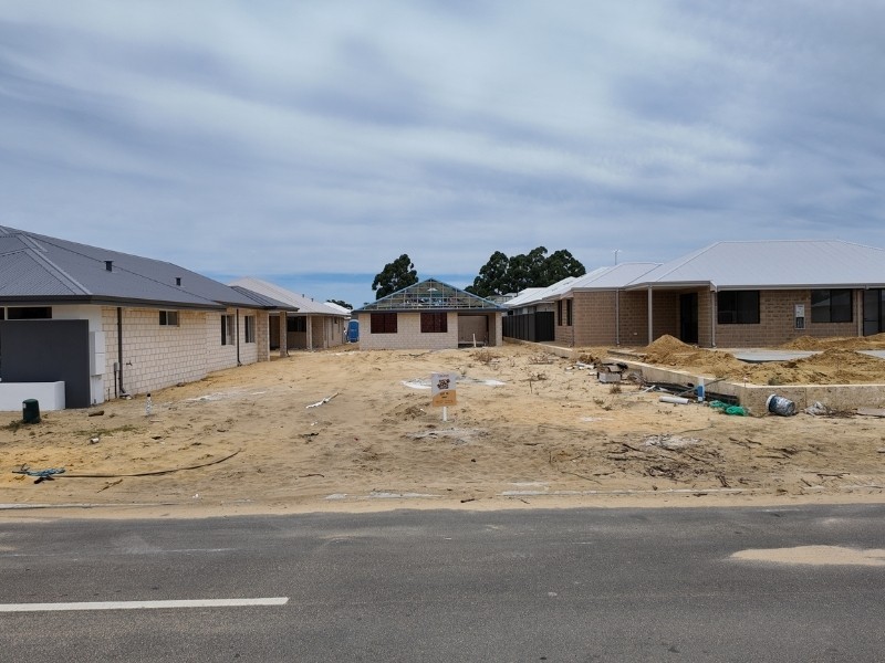 19 Grazier Way, Piara Waters WA 6112