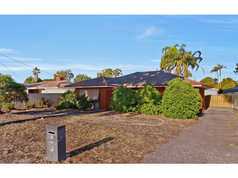 7 Gaskin Road, Kenwick WA 6107