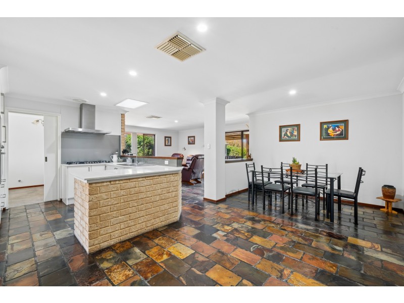 9 Argyle Court, Thornlie WA 6108