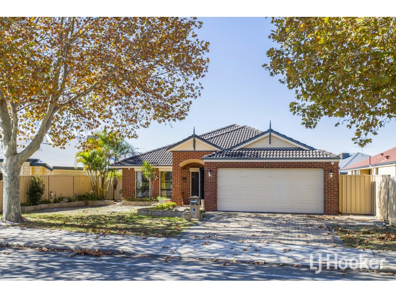 61 Towncentre Drive, Thornlie WA 6108