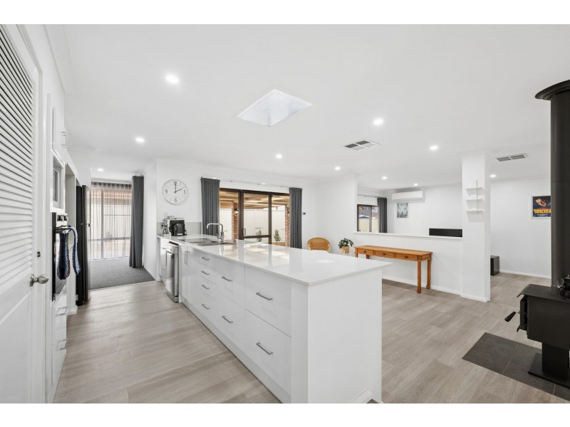 13 Reed Close, Thornlie WA 6108
