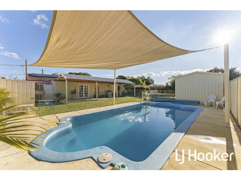 12 Kurrajong Way, Camillo WA 6111
