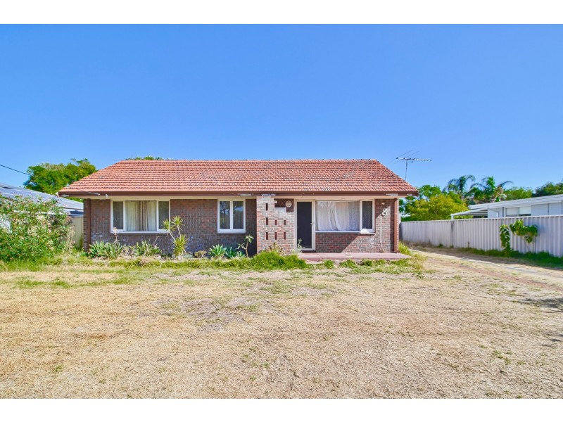 8 Regan Street, Rockingham WA 6168
