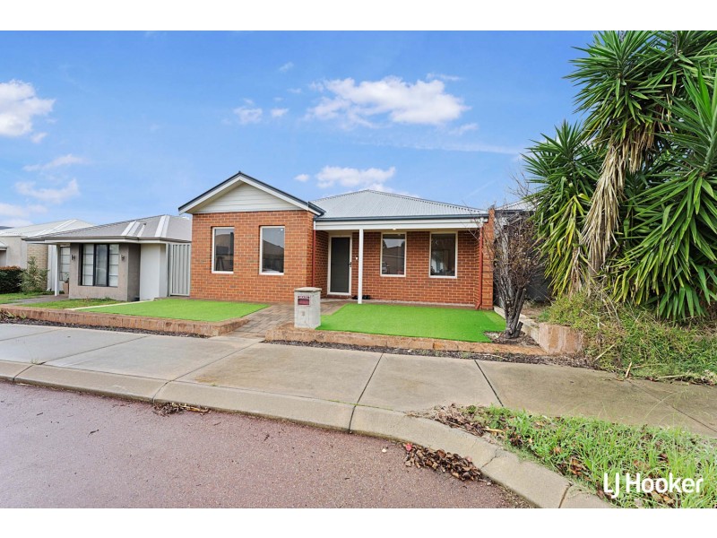 8 Balliol Court, Piara Waters WA 6112