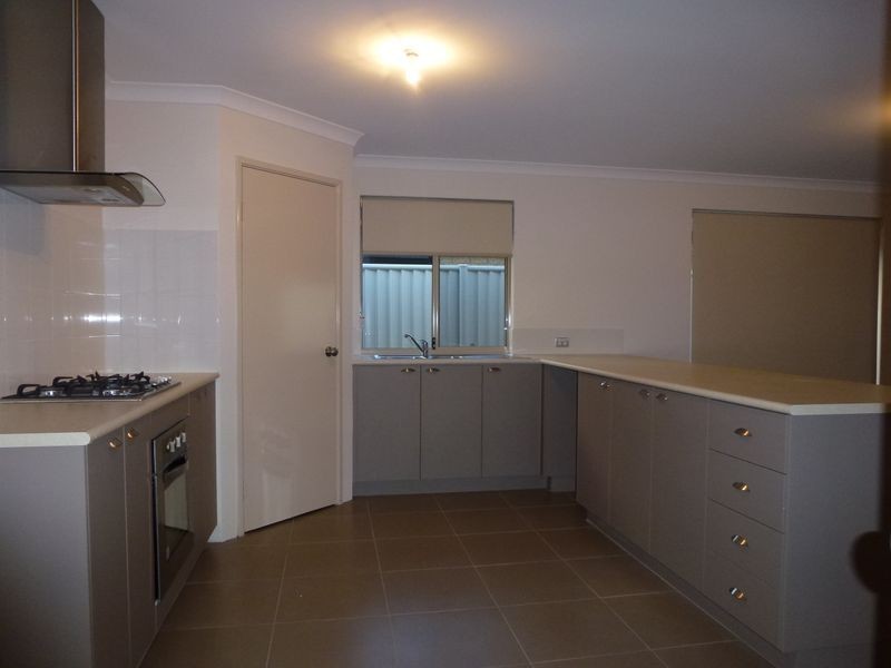 22 Dovedale Street, Harrisdale WA 6112