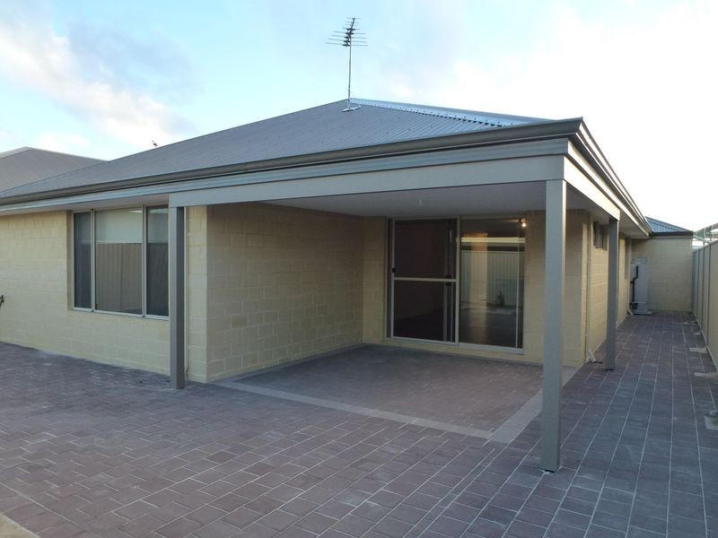 22 Dovedale Street, Harrisdale WA 6112