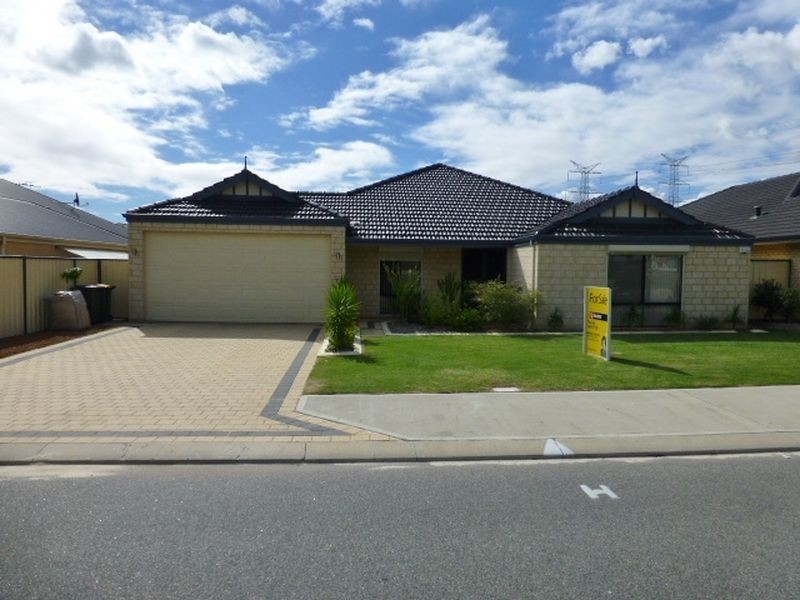 20 Lauderdale Drive, Success WA 6164