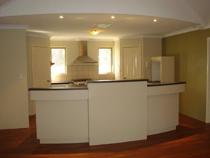 17 Zenobia Terrace, Champion Lakes WA 6111