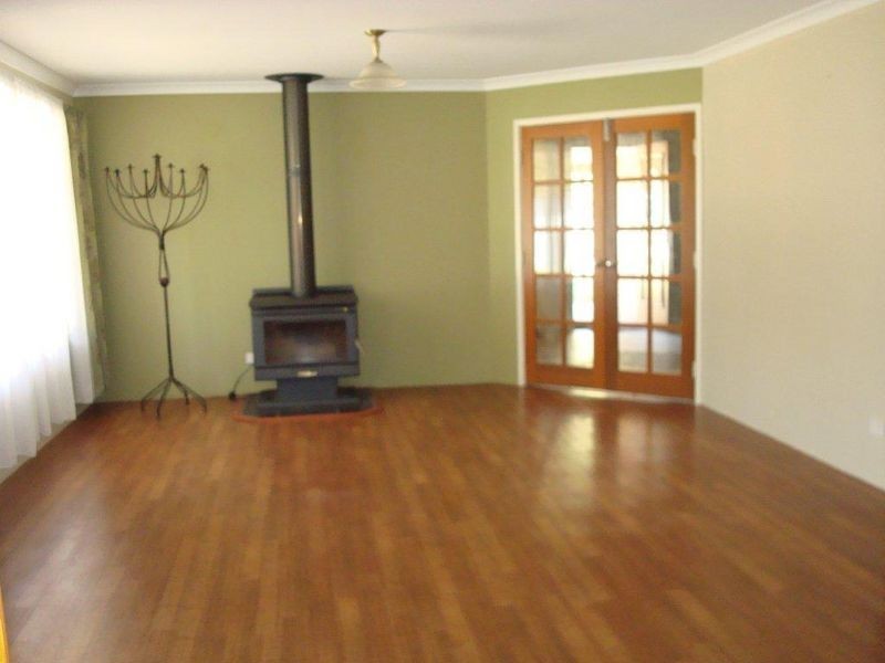 17 Zenobia Terrace, Champion Lakes WA 6111