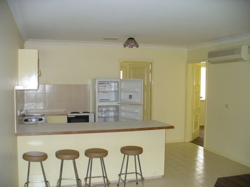 2/2 Daly Street, Cowra NSW 2794