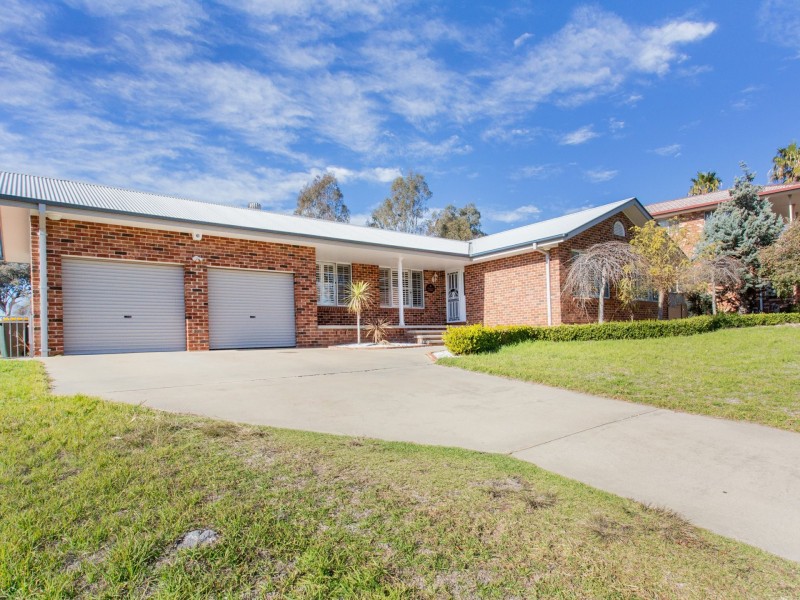 5 London Drive, Cowra NSW 2794