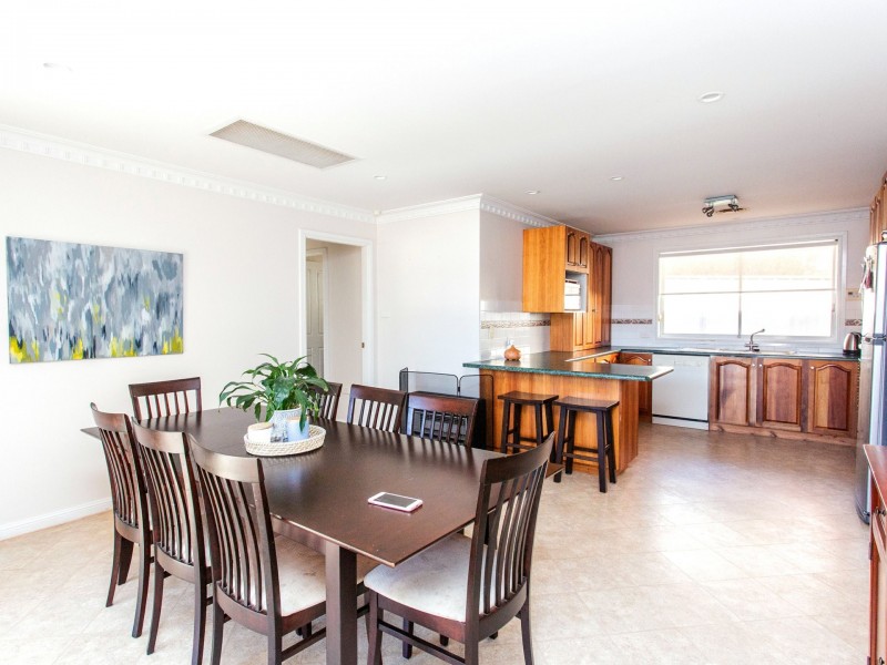 5 London Drive, Cowra NSW 2794