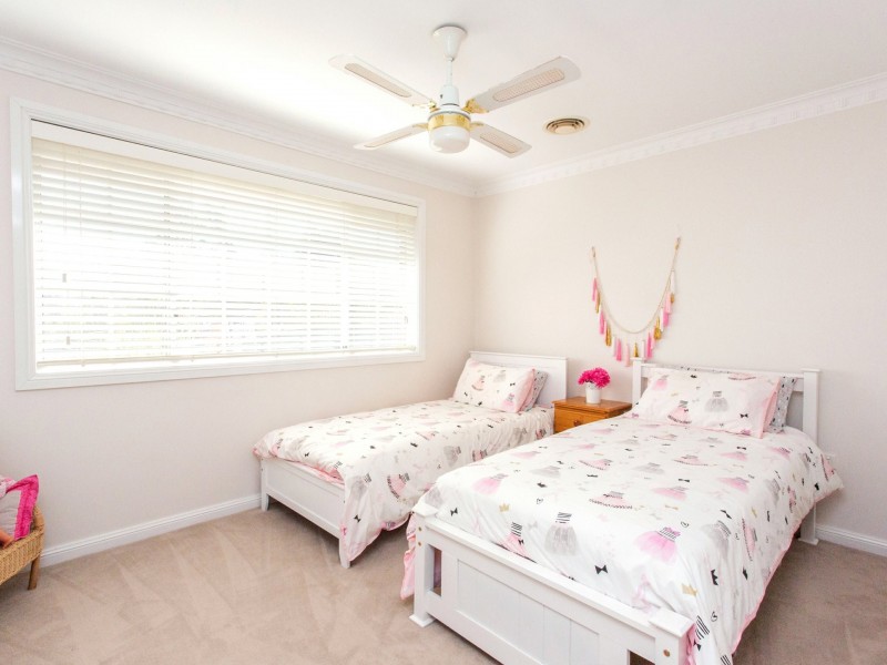5 London Drive, Cowra NSW 2794