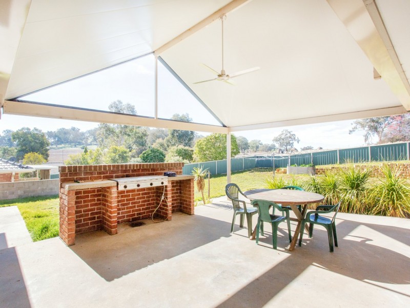 5 London Drive, Cowra NSW 2794