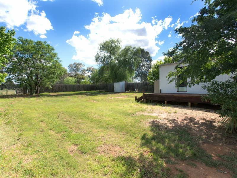 76 Lyall Street, Cowra NSW 2794