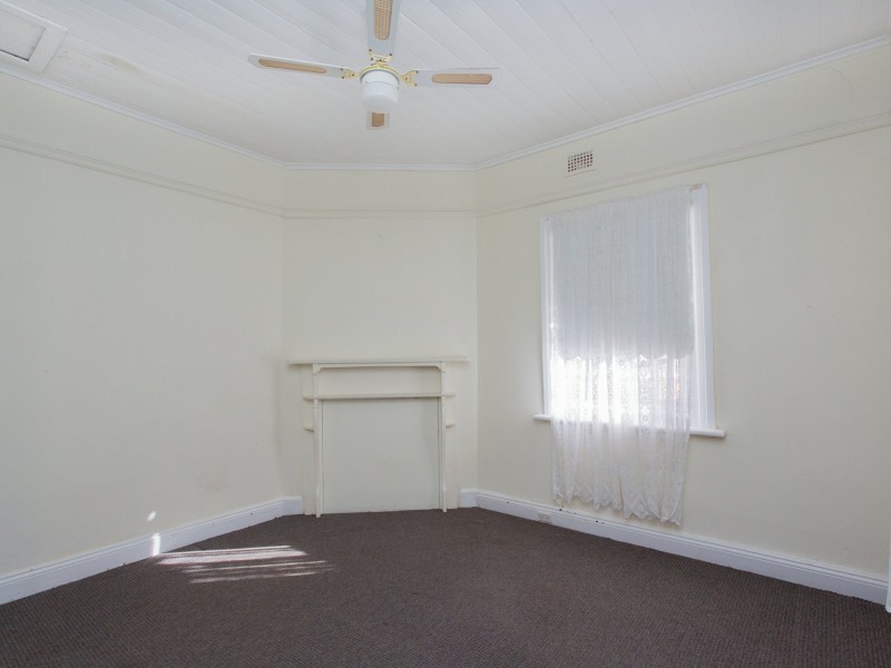 1 Carleton Street, Cowra NSW 2794