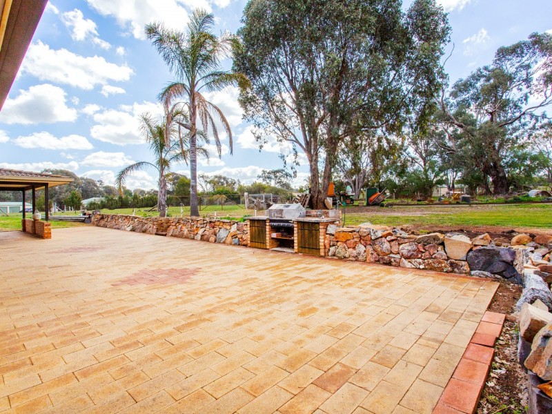 190 Waugoola Street (Woodstock), Cowra NSW 2794