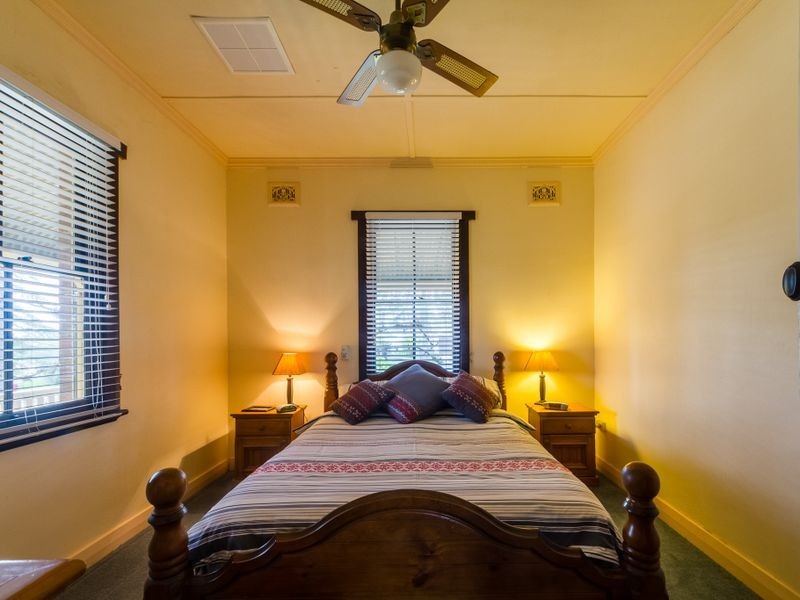 25 Bligh Street, Cowra NSW 2794