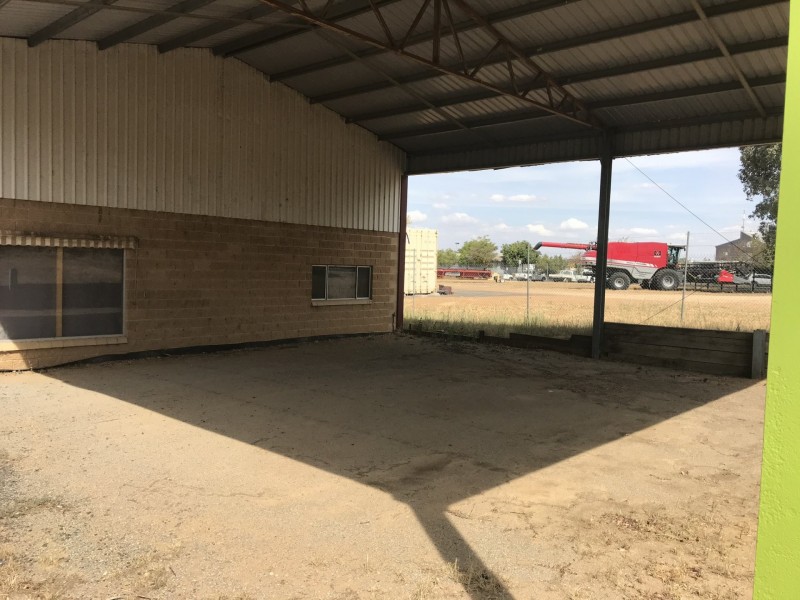 110 Young Road, Cowra NSW 2794