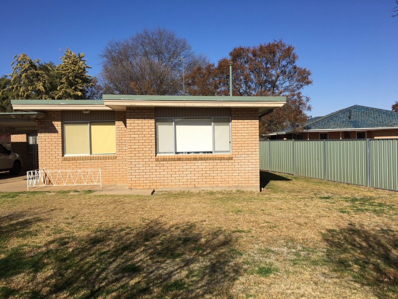 Unit 1/9 Kooralla Walk, Cowra NSW 2794