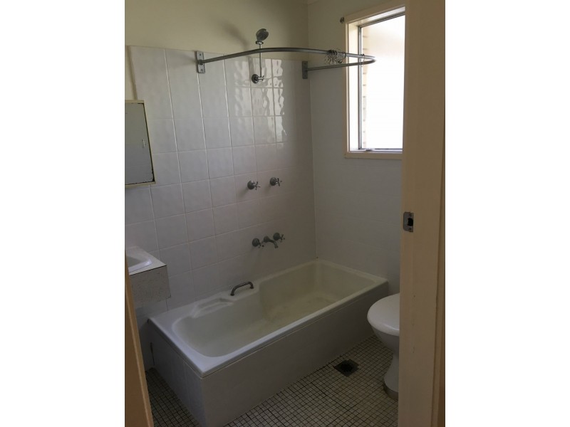 Unit 1/9 Kooralla Walk, Cowra NSW 2794