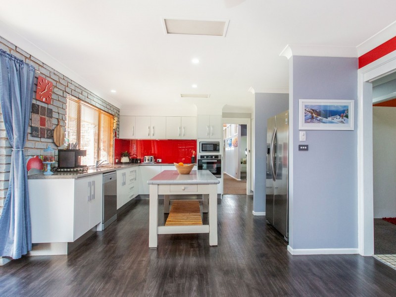 20 Taronga Drive, Cowra NSW 2794