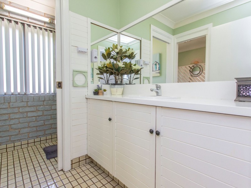 20 Taronga Drive, Cowra NSW 2794