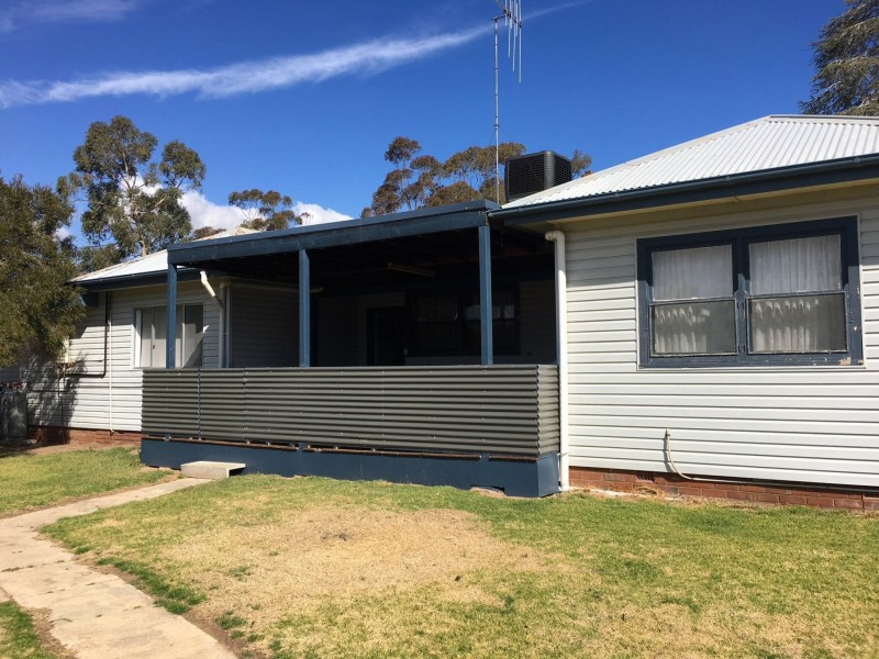 11 Bumbaldry St, Koorawatha NSW 2807