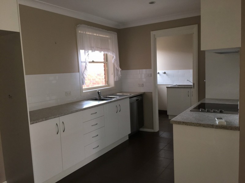 Unit B/49 Vaux St, Cowra NSW 2794
