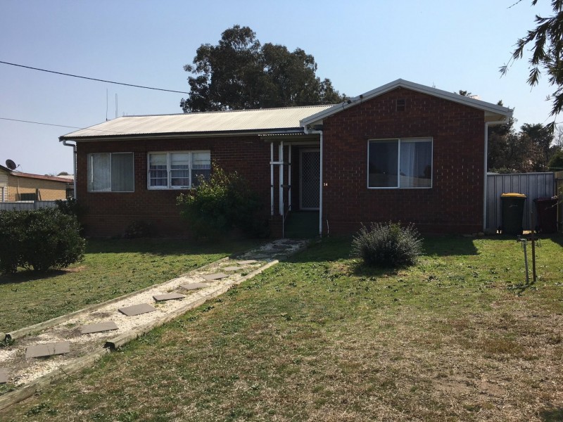 34 Courallie St, Cowra NSW 2794