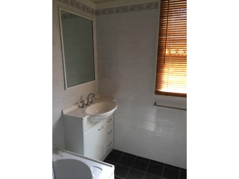 34 Courallie St, Cowra NSW 2794