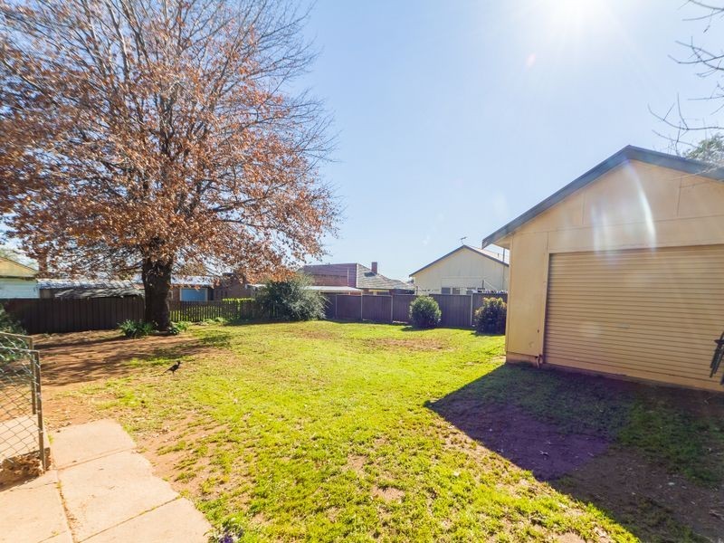 2 Sheahan Street, Cowra NSW 2794