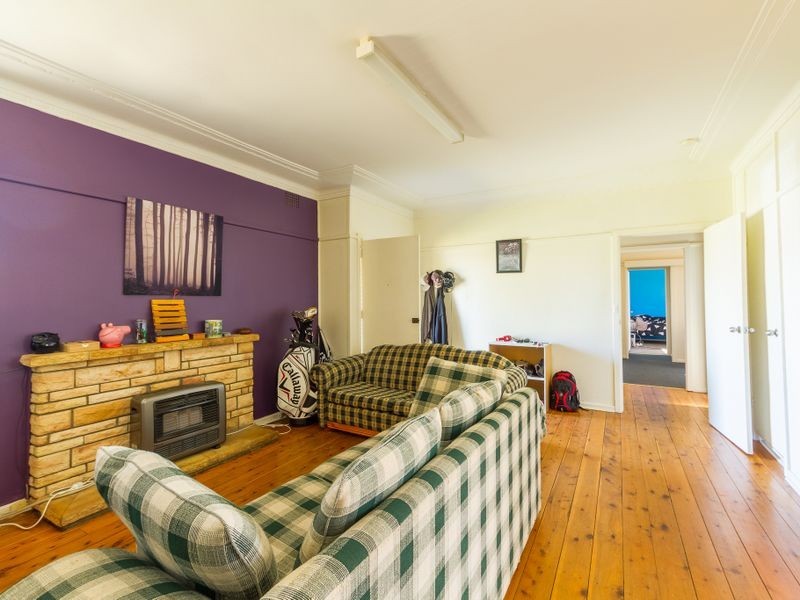 2 Sheahan Street, Cowra NSW 2794