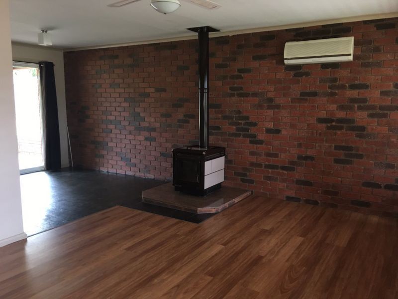 5 Echuca Place, Cowra NSW 2794