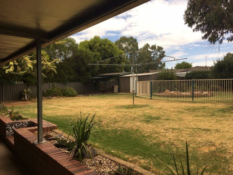 5 Echuca Place, Cowra NSW 2794