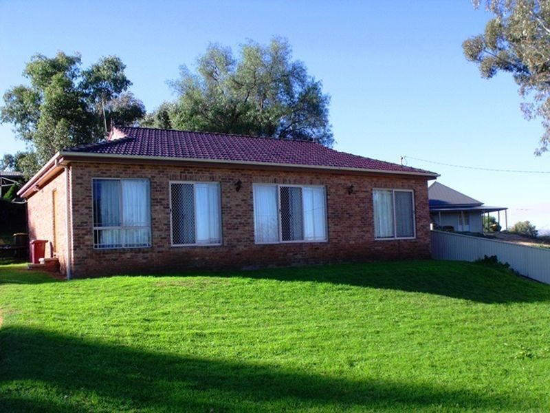 14a Lynch Street, Cowra NSW 2794
