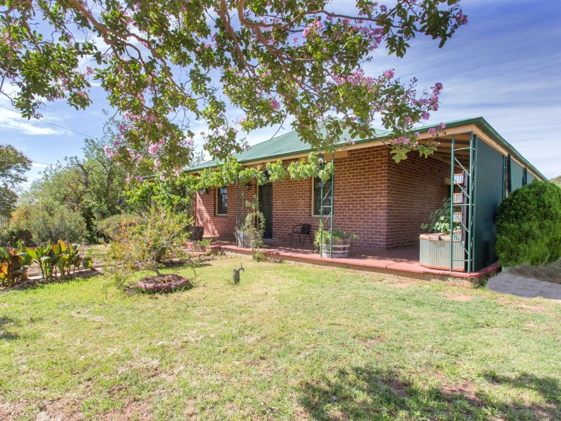 53 Waratah Street, Cowra NSW 2794