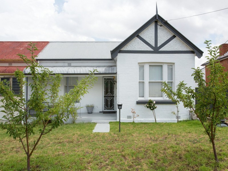 11 Railway Street, Cowra NSW 2794