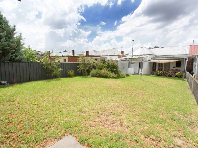 11 Railway Street, Cowra NSW 2794