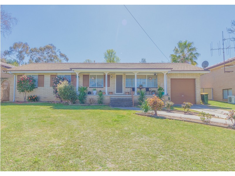 14 Comerford Street, Cowra NSW 2794