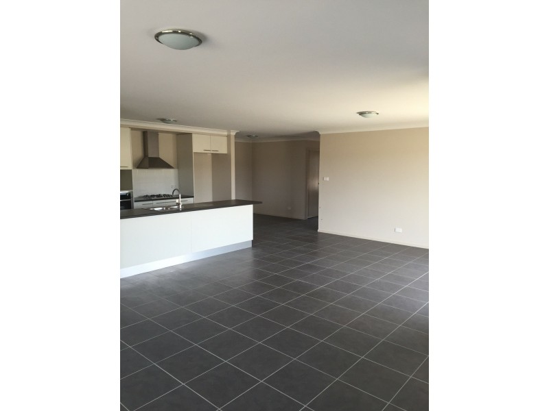 5 Burgundy Street, Cowra NSW 2794