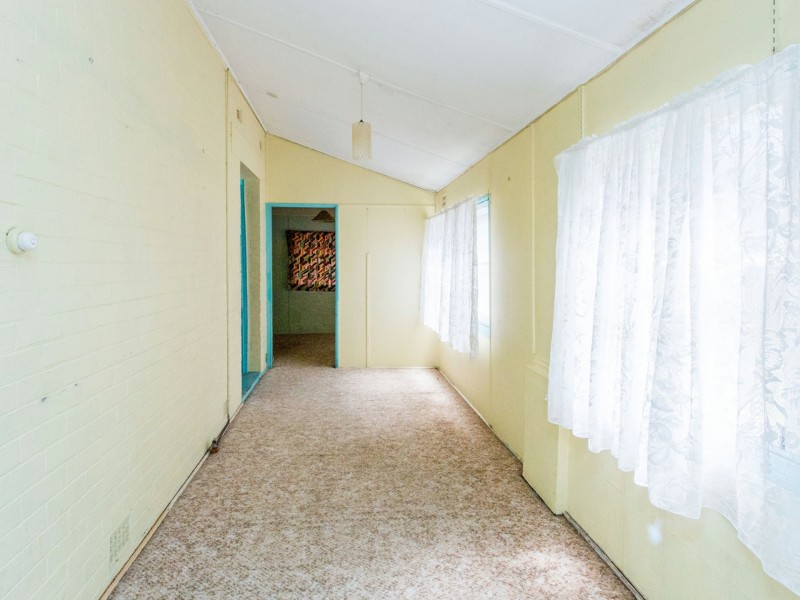 64 Macquarie St, Cowra NSW 2794