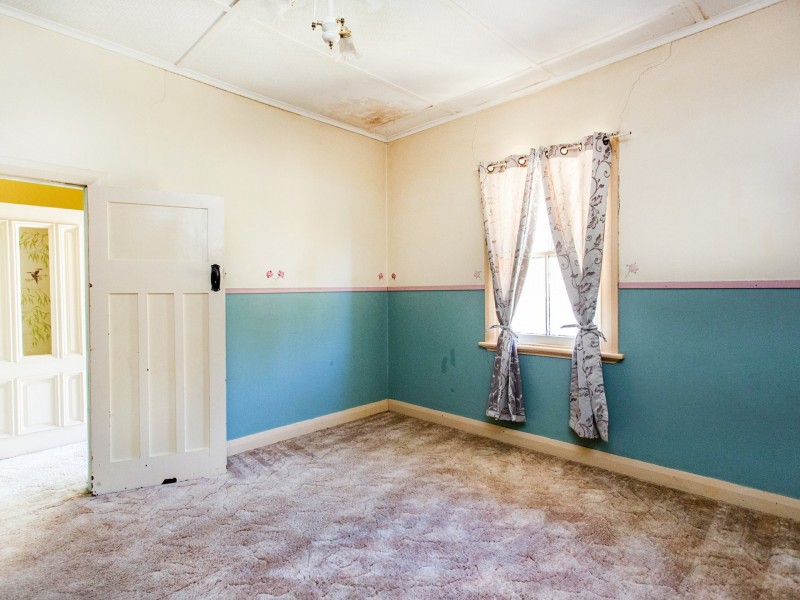 64 Macquarie St, Cowra NSW 2794