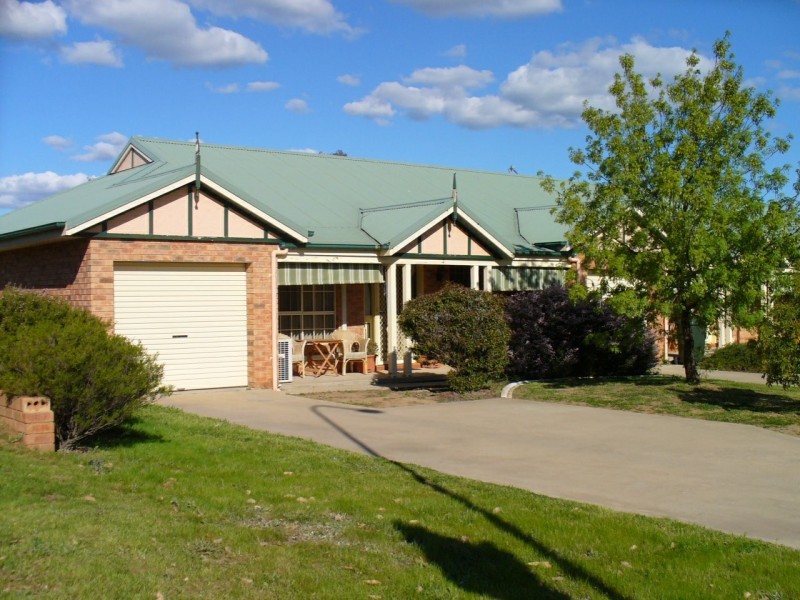 Unit 3/20 Evans St, Cowra NSW 2794