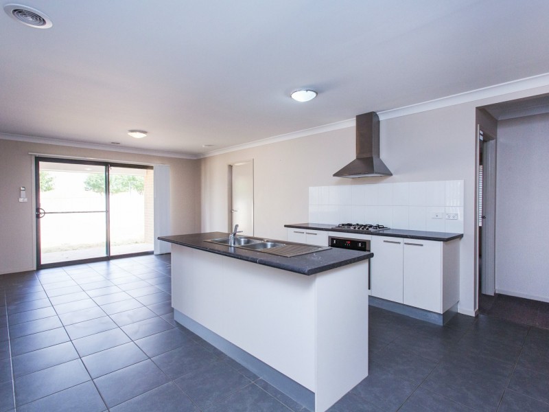 7 Harvest Ct, Cowra NSW 2794