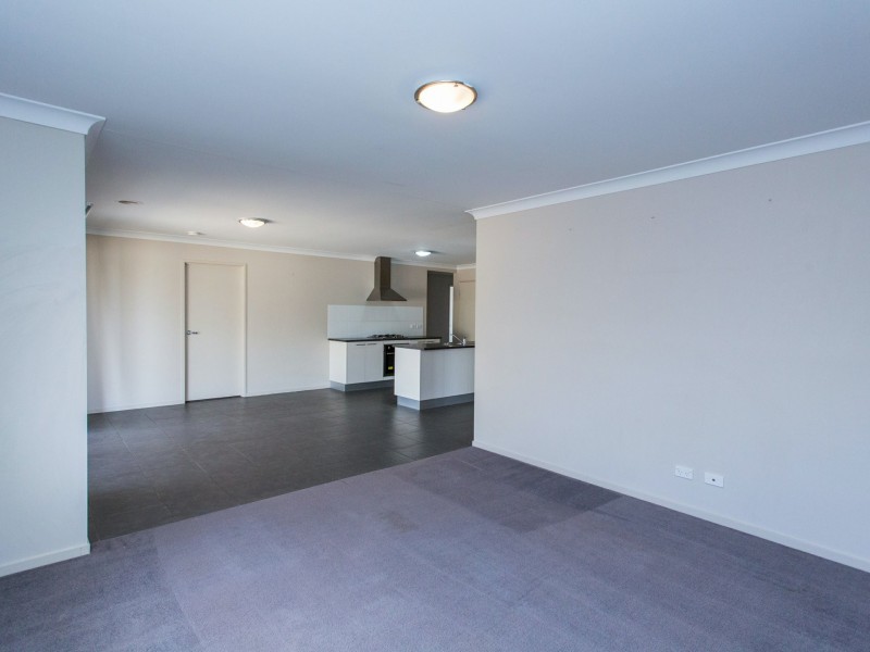 7 Harvest Ct, Cowra NSW 2794