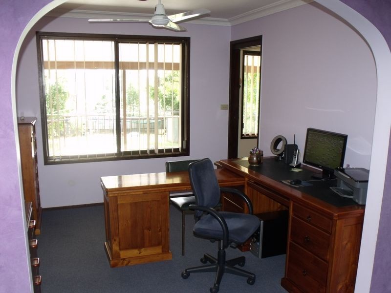 11 Lyall Street, Cowra NSW 2794