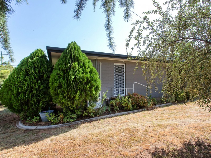 2/8 Pitt Street, Cowra NSW 2794