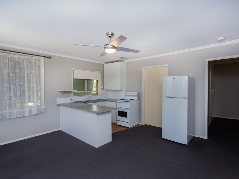 2/8 Pitt Street, Cowra NSW 2794